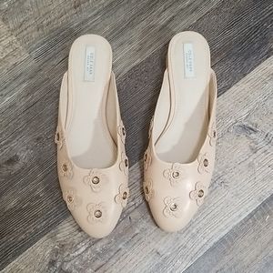 COLE HAAN 3D FLOWER MULE 81/2B